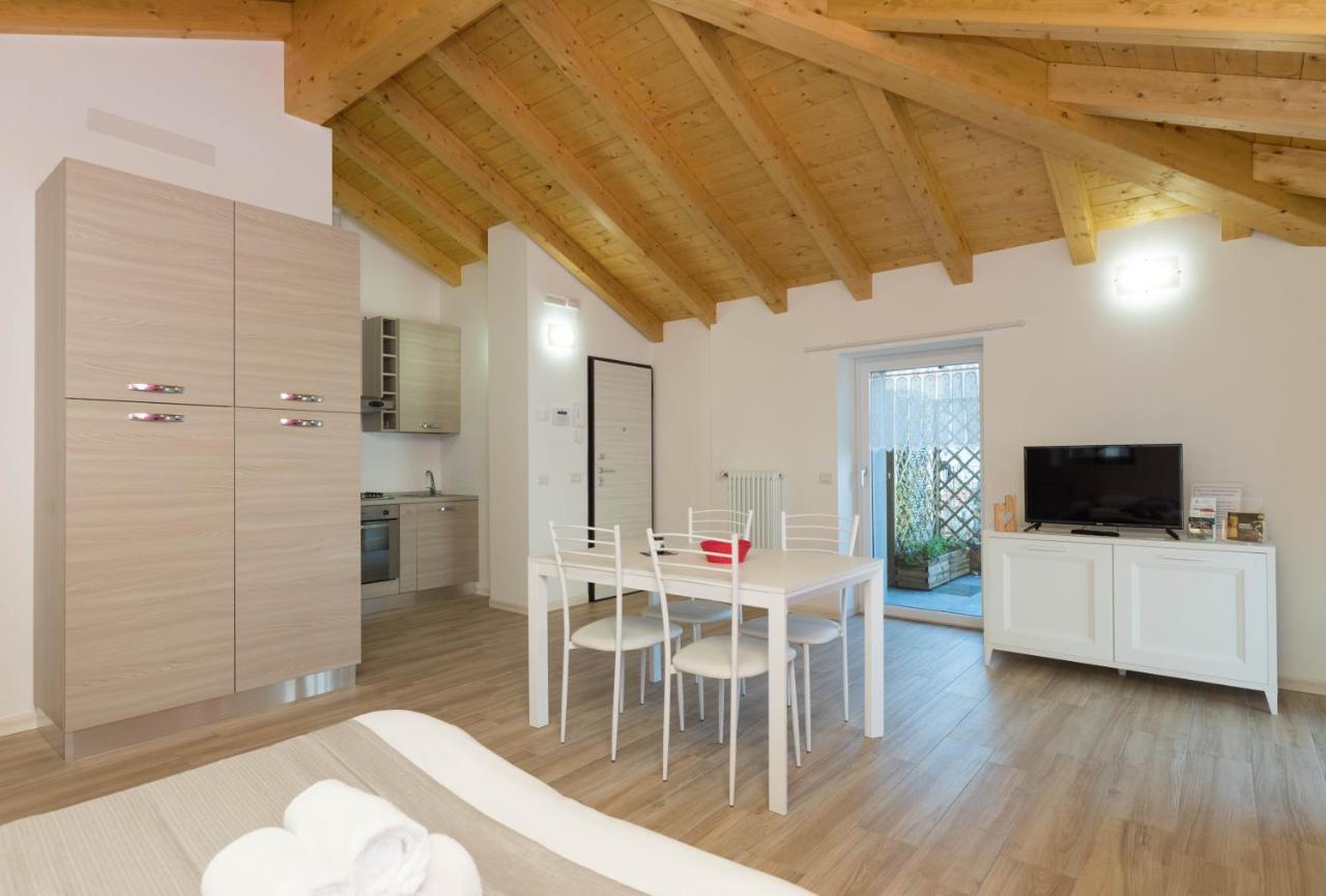 Residenze Lariane Apartamento Colico Exterior foto