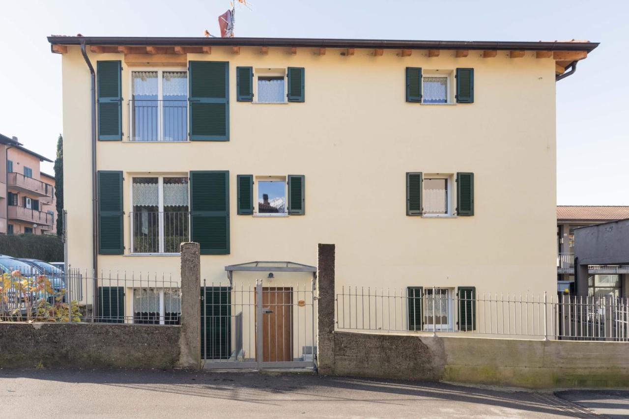 Residenze Lariane Apartamento Colico Exterior foto